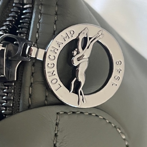 Longchamp Le Pliage Xtra Leather Crossbody, Green - Excellent - Picture 3 of 10